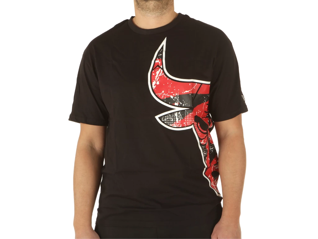 New Era Large Team Logo Os Tee Chicago Bulls uomo  60332138