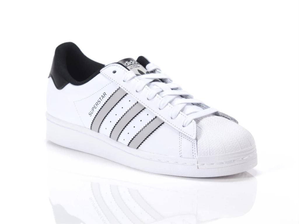 Adidas superstar senza strisce online