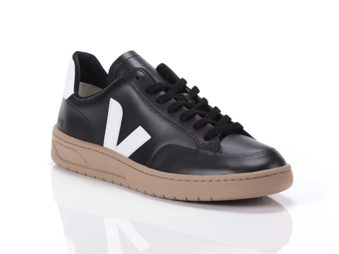 Veja V-12 hombre XD0203638B 